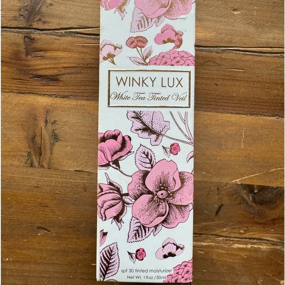 NWT Winky lux spf 30 tinted moisturizer shade Deep Plus Tint - Picture 2 of 6